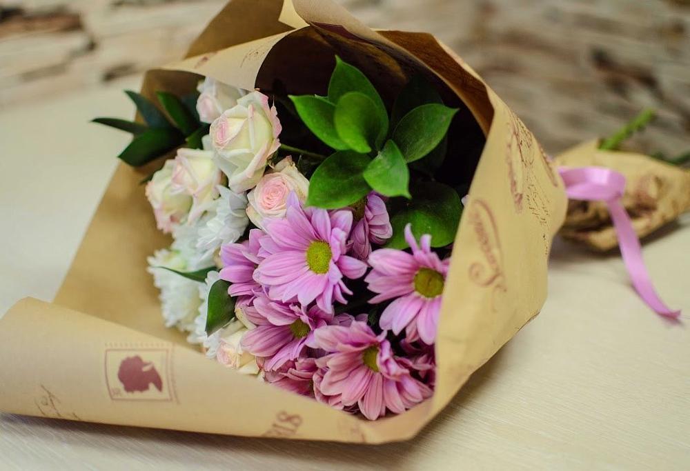 Букет цветов из: Розы и Хризантемы в Осеченки