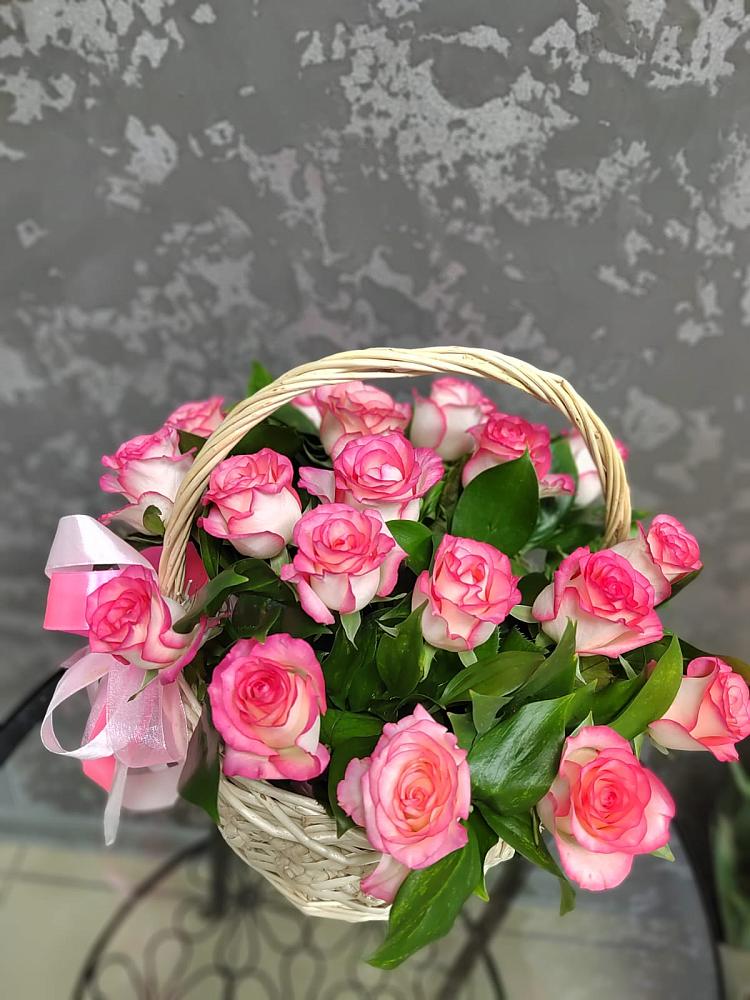 Цветочная композиция из Розы в корзине в Осеченки