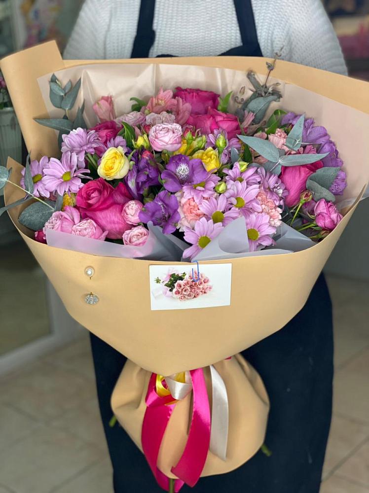 Букет цветов из: Хризантемы, Гвоздики и Альстромерии в Осеченки