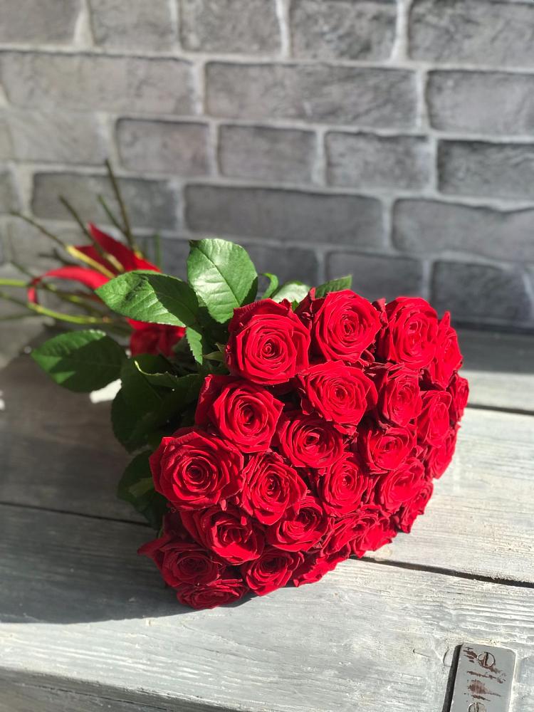 Букет Красные розы Фридом в Осеченки