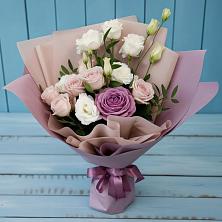 Букет цветов из:  Розы и Лизиантусы в Осеченки