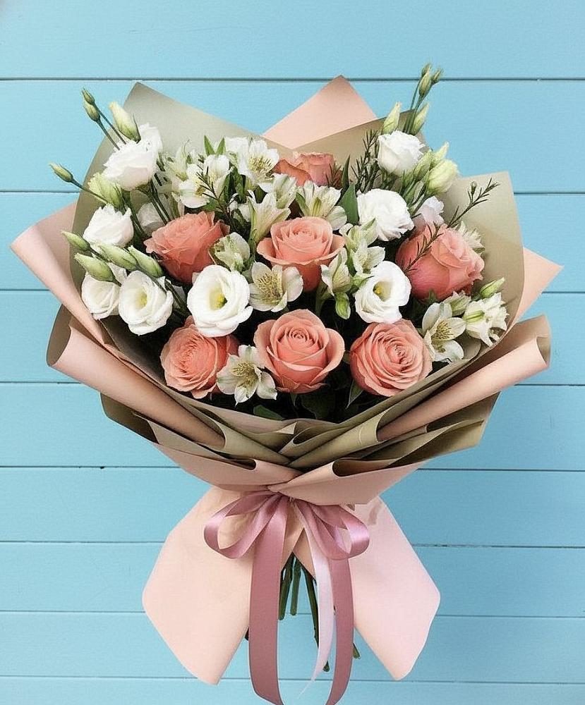 Букет цветов из: Розы, Альстромерии и Лизиантусы в Осеченки