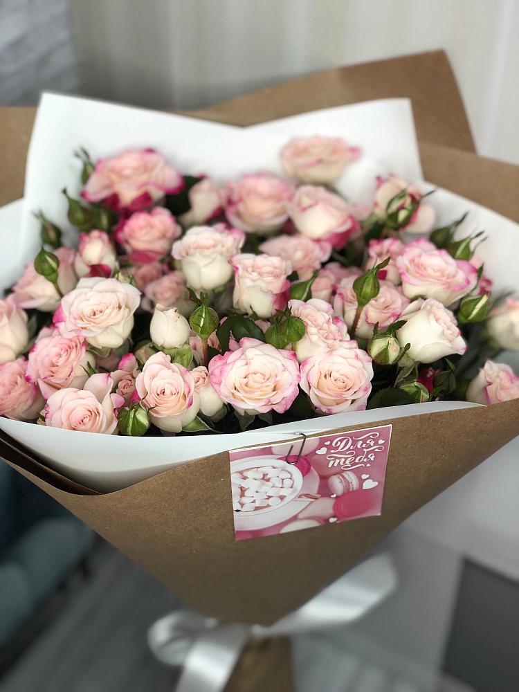 Букет цветов из: Розы в Осеченки