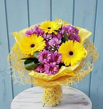 Букет цветов из:  Хризантемы и Герберы в Осеченки