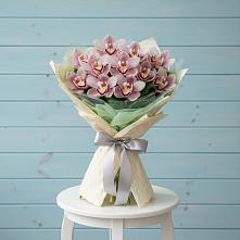 Букет цветов из:  Орхидеи и Розы в Осеченки