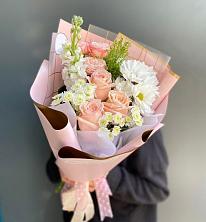 Букет цветов из:  Хризантемы и Розы в Осеченки