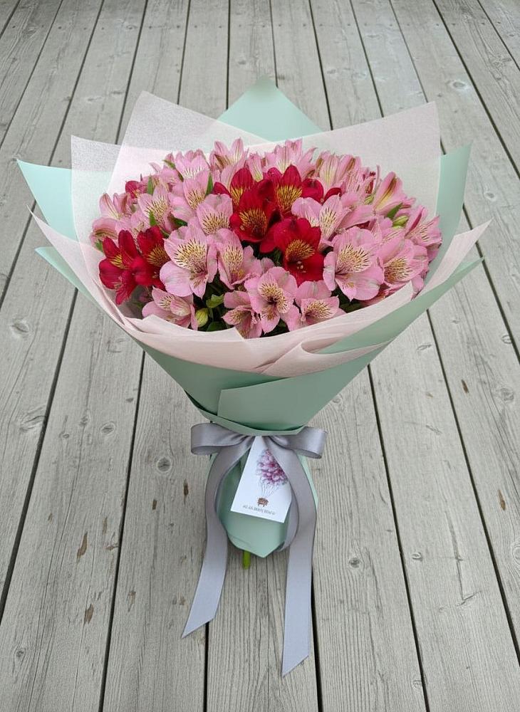 Букет цветов из: Альстромерии в Осеченки