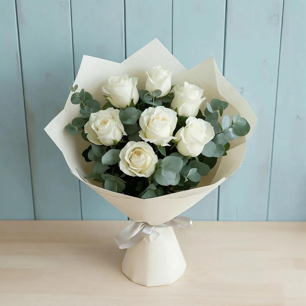 Букет Белые розы в Эвкалипте в Осеченки