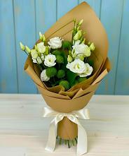 Букет цветов из:  Хризантемы и Лизиантусы в Осеченки