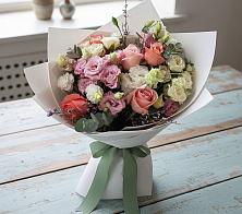 Букет цветов из:  Розы, Лизиантусы и Гвоздики в Осеченки