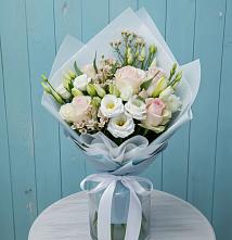 Букет цветов из:  Розы и Лизиантусы в Осеченки