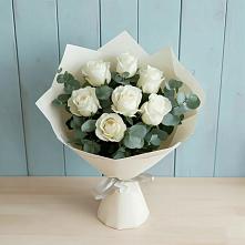 Букет Белые розы в Эвкалипте в Осеченки