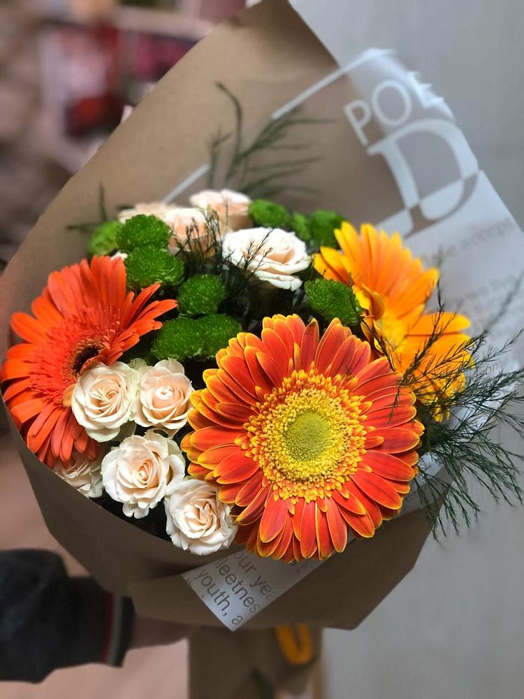 Букет цветов из: Герберы, Хризантемы и Розы в Осеченки