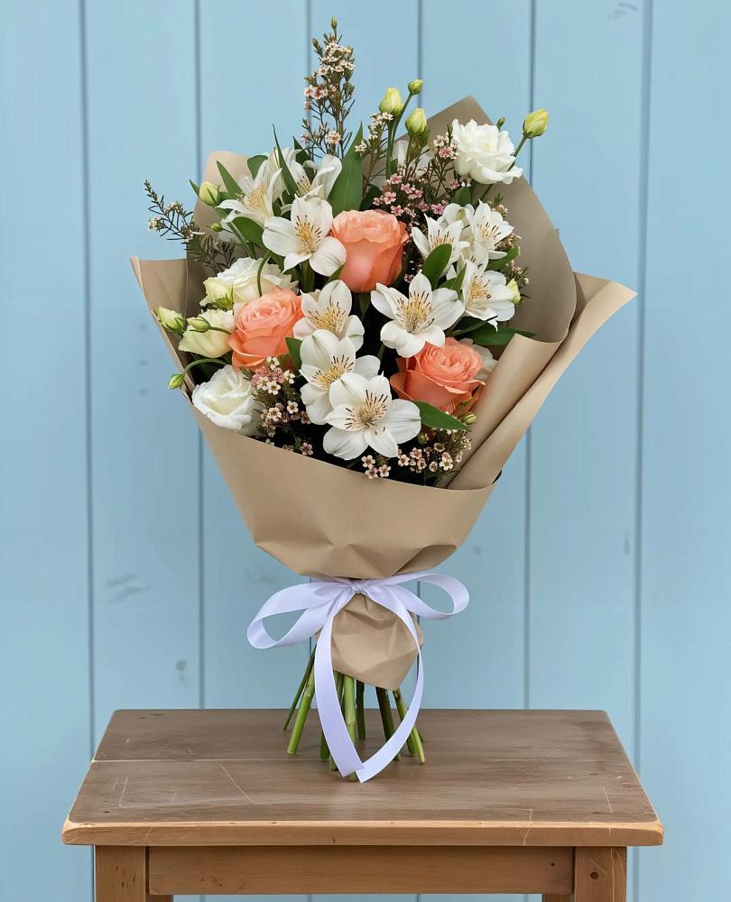 Букет цветов из: Альстромерии, Лизиантусы, Розы и Хризантемы в Осеченки